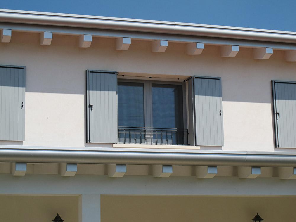 Apertura automatica di scuri alla padovana