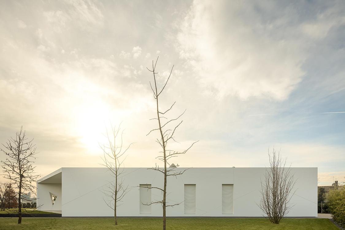 Heavy doors, photo by DIAMOND TREE - 3ndy Studio - Fabbio Design