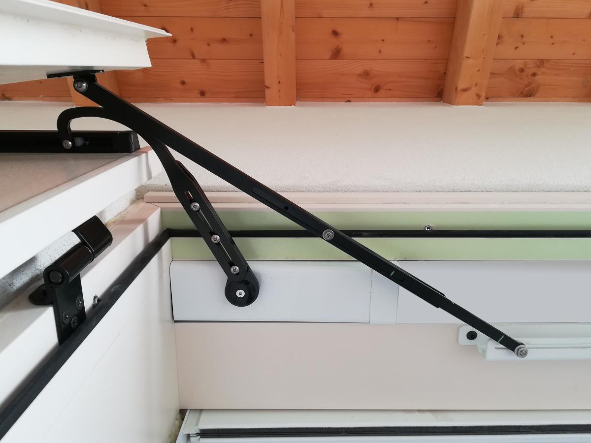 automazione di scuri a libro esterno, o ante legate